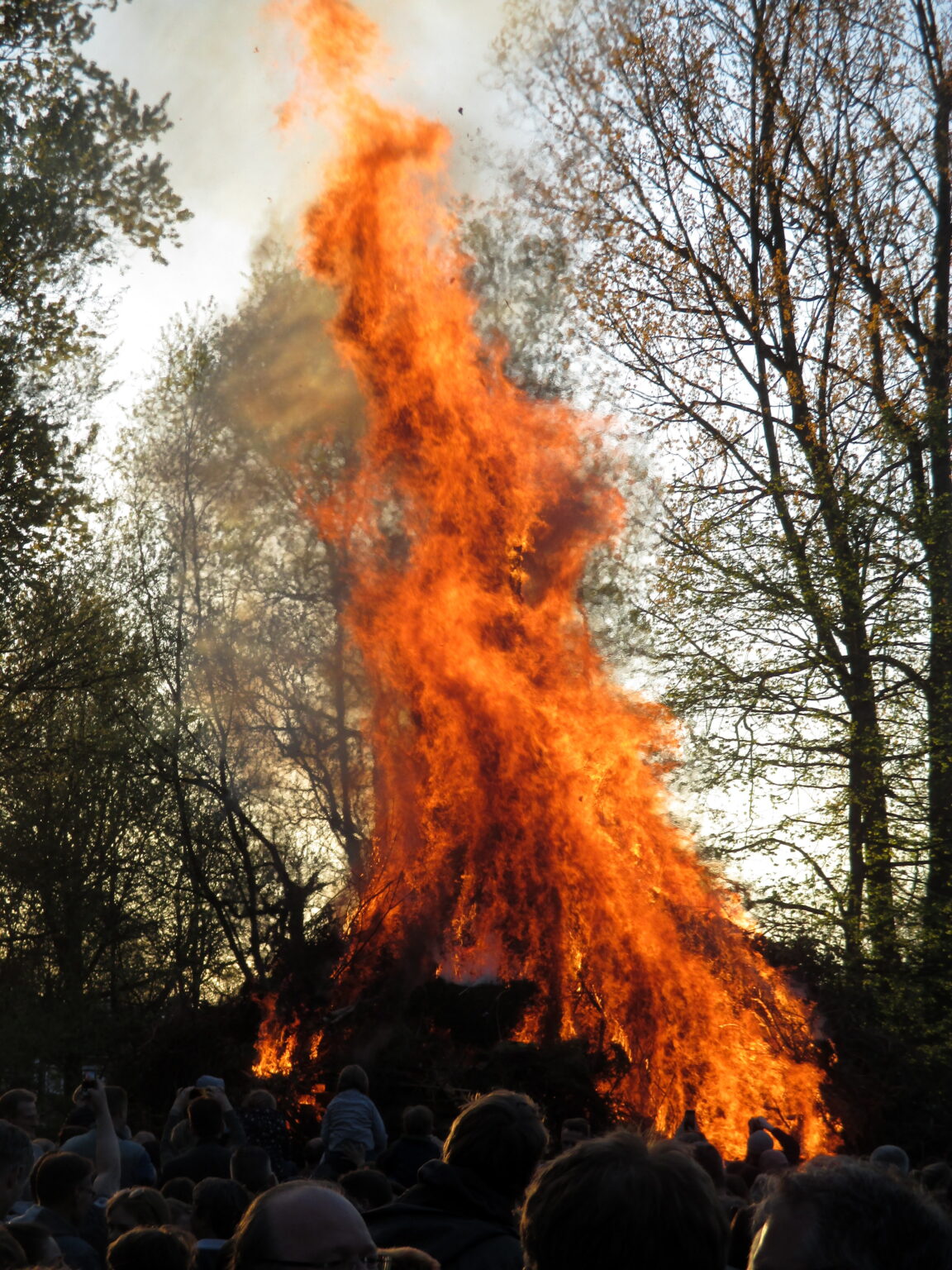 48+ Gartenanlage Auf Der Heide Essen Osterfeuer 2019, Zulässig ist